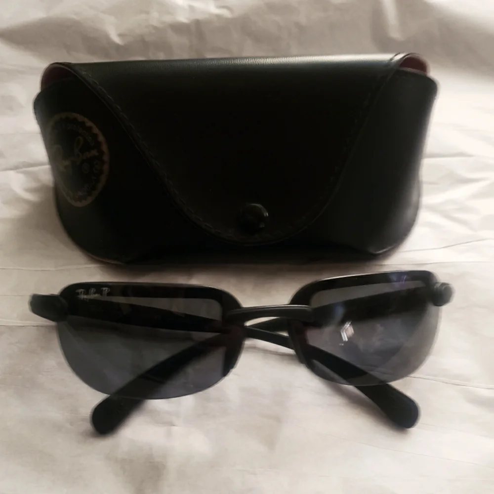 Vintage Ray Ban RB4048 with case